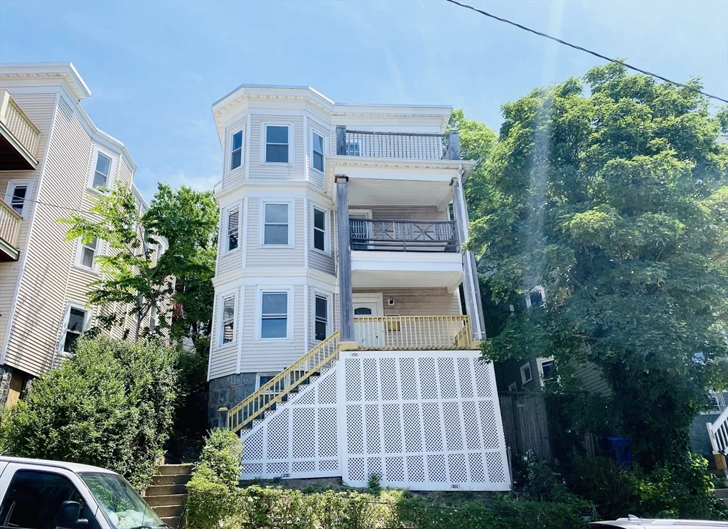 3 bed, 1 bath apartment for rent at 17 Rowell St Unit 1, Dorchester — photo 9 of 10