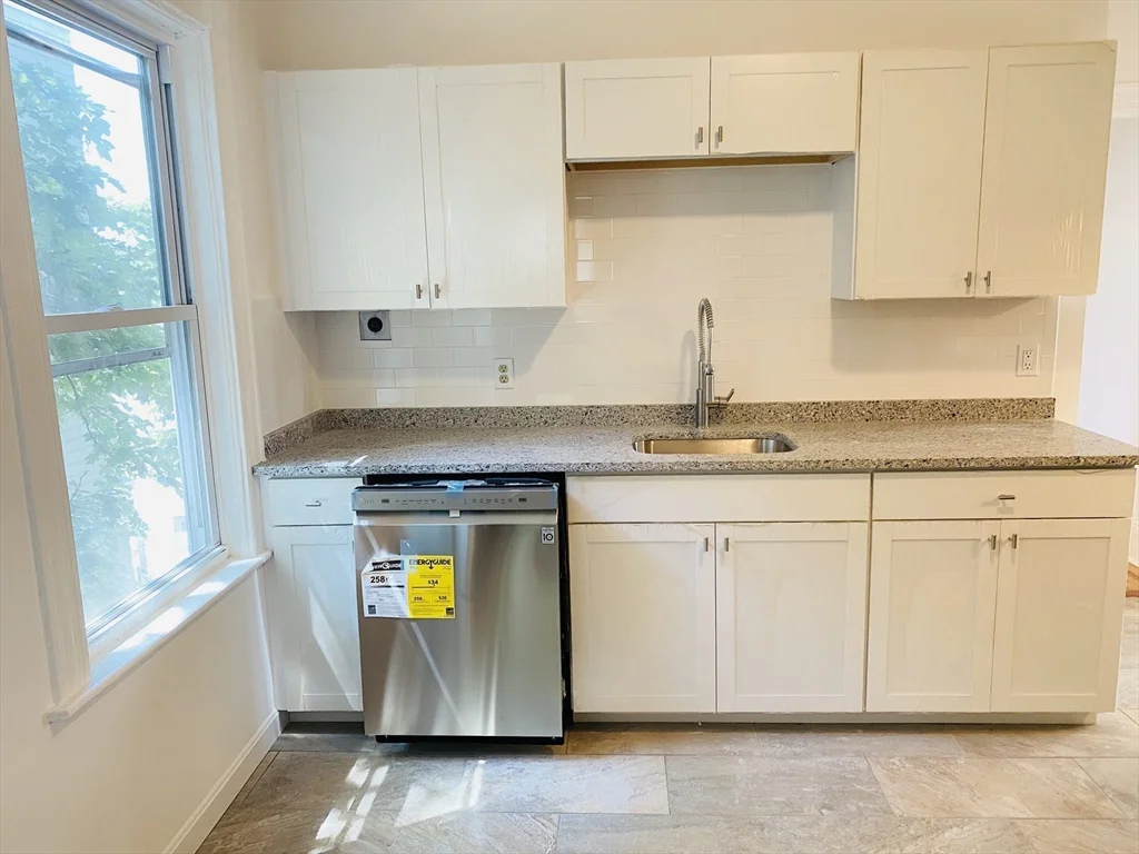 3 bed, 1 bath apartment for rent at 17 Rowell St Unit 1, Dorchester — photo 1 of 10