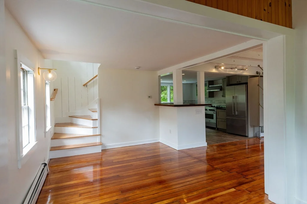 3 bed, 1 bath apartment for rent at 17 S Pond St, Newbury — photo 3 of 10