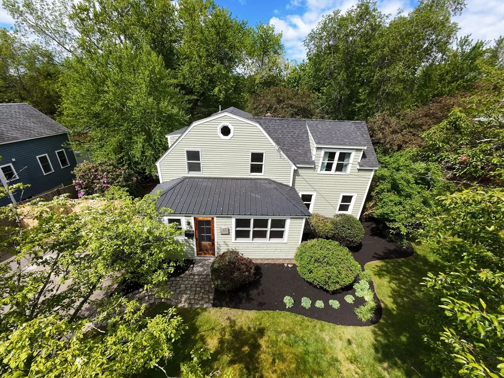 3 bed, 1 bath apartment for rent at 17 S Pond St, Newbury
