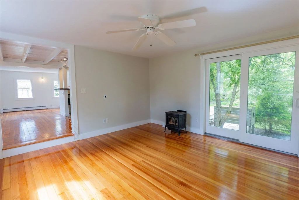 3 bed, 1 bath apartment for rent at 17 S Pond St, Newbury — photo 8 of 10