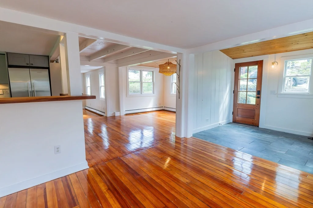 3 bed, 1 bath apartment for rent at 17 S Pond St, Newbury — photo 7 of 10