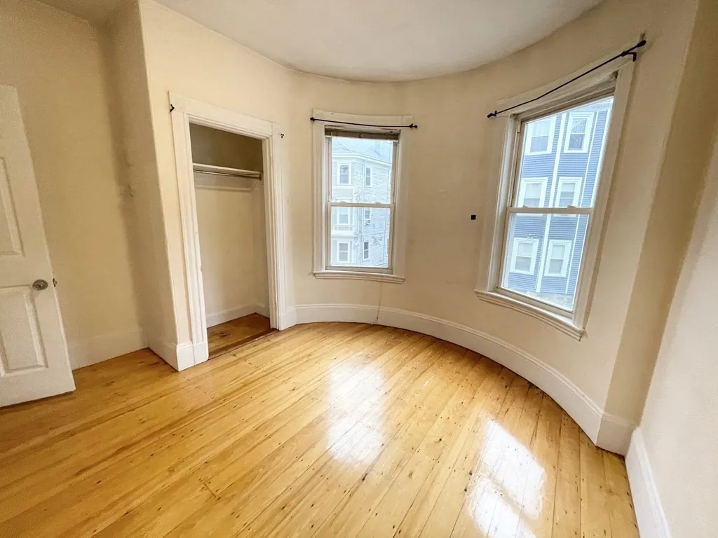 4 bed, 1 bath apartment for rent at 17 Sachem St Unit 2, Mission Hill — photo 3 of 11