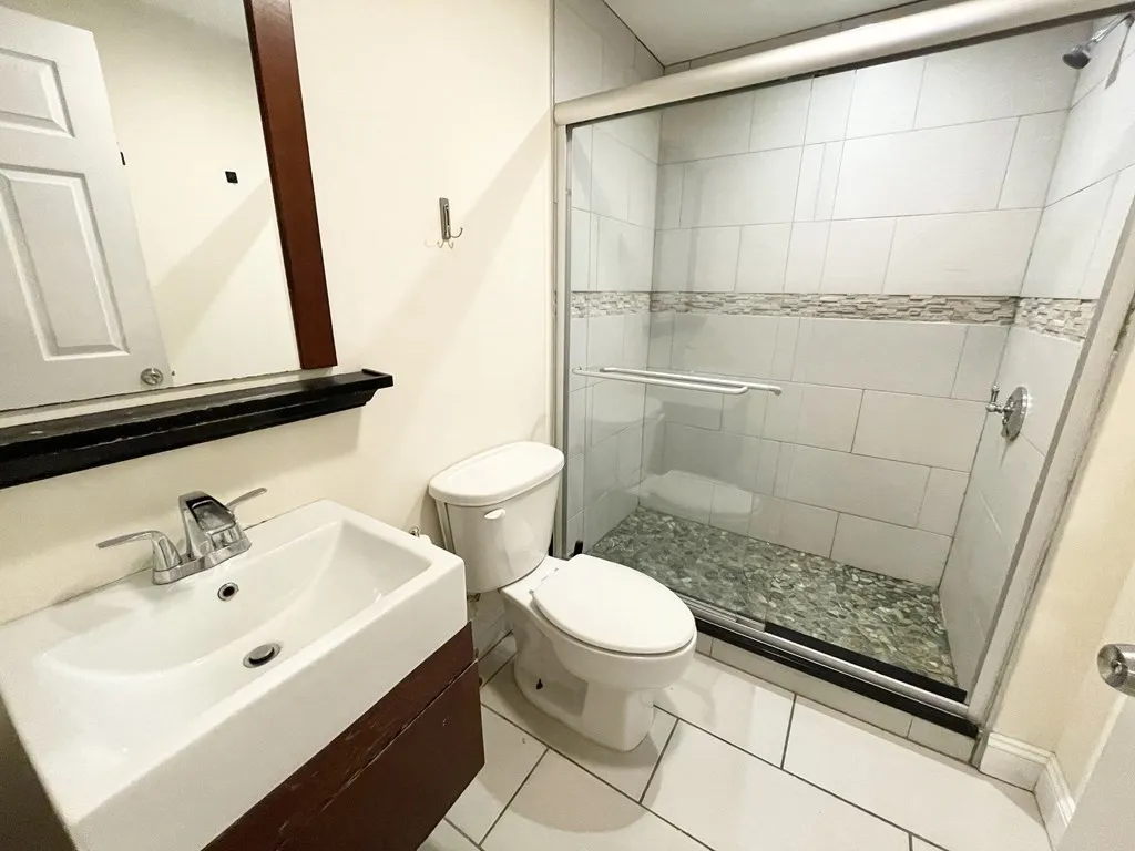 4 bed, 1 bath apartment for rent at 17 Sachem St Unit 2, Mission Hill — photo 10 of 11