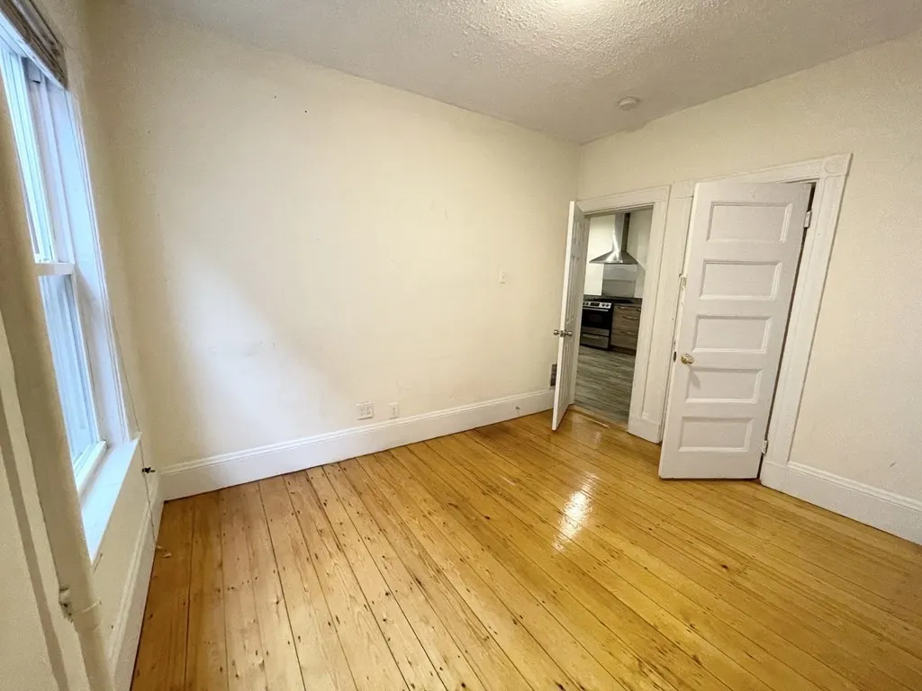 4 bed, 1 bath apartment for rent at 17 Sachem St Unit 2, Mission Hill — photo 9 of 11