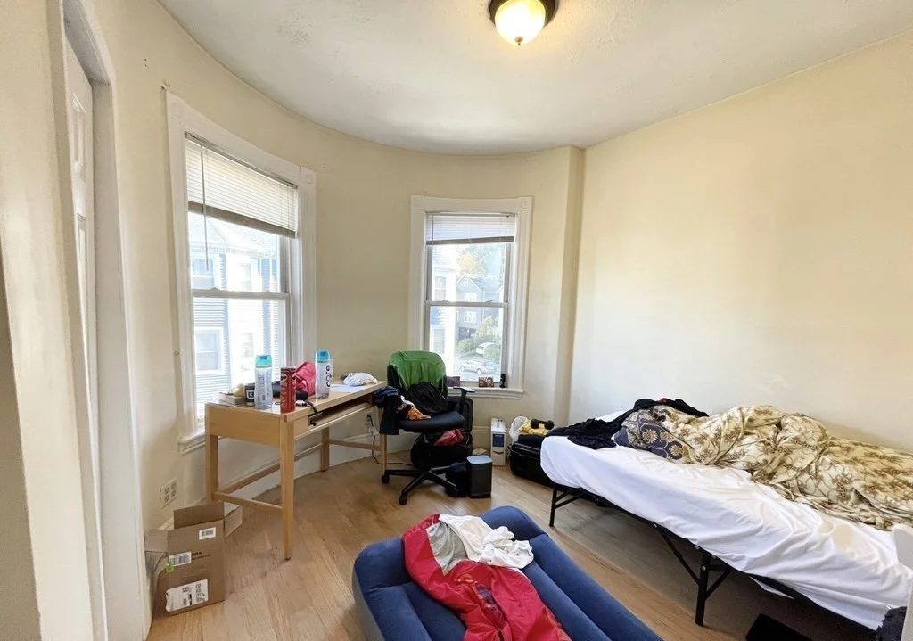 4 bed, 1 bath apartment for rent at 17 Sachem St Unit 3, Mission Hill — photo 7 of 9