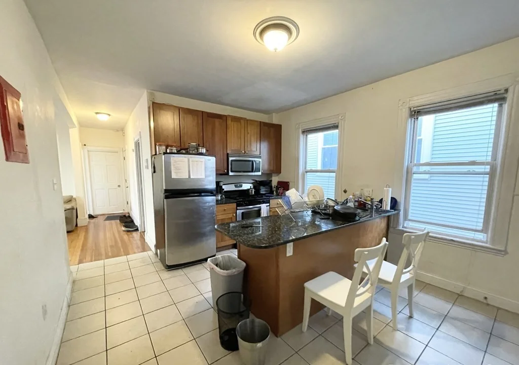 4 bed, 1 bath apartment for rent at 17 Sachem St Unit 3, Mission Hill — photo 1 of 9