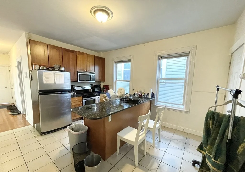 4 bed, 1 bath apartment for rent at 17 Sachem St Unit 3, Mission Hill — photo 2 of 9