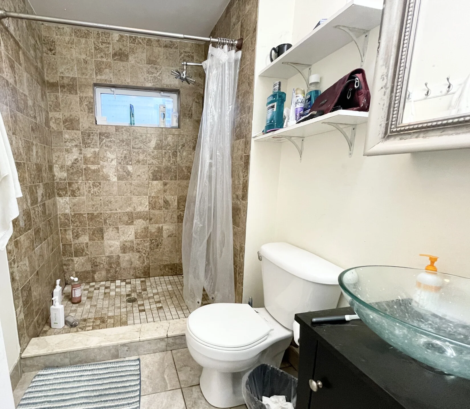 4 bed, 1 bath apartment for rent at 17 Sachem St Unit 3A, Mission Hill — photo 6 of 8