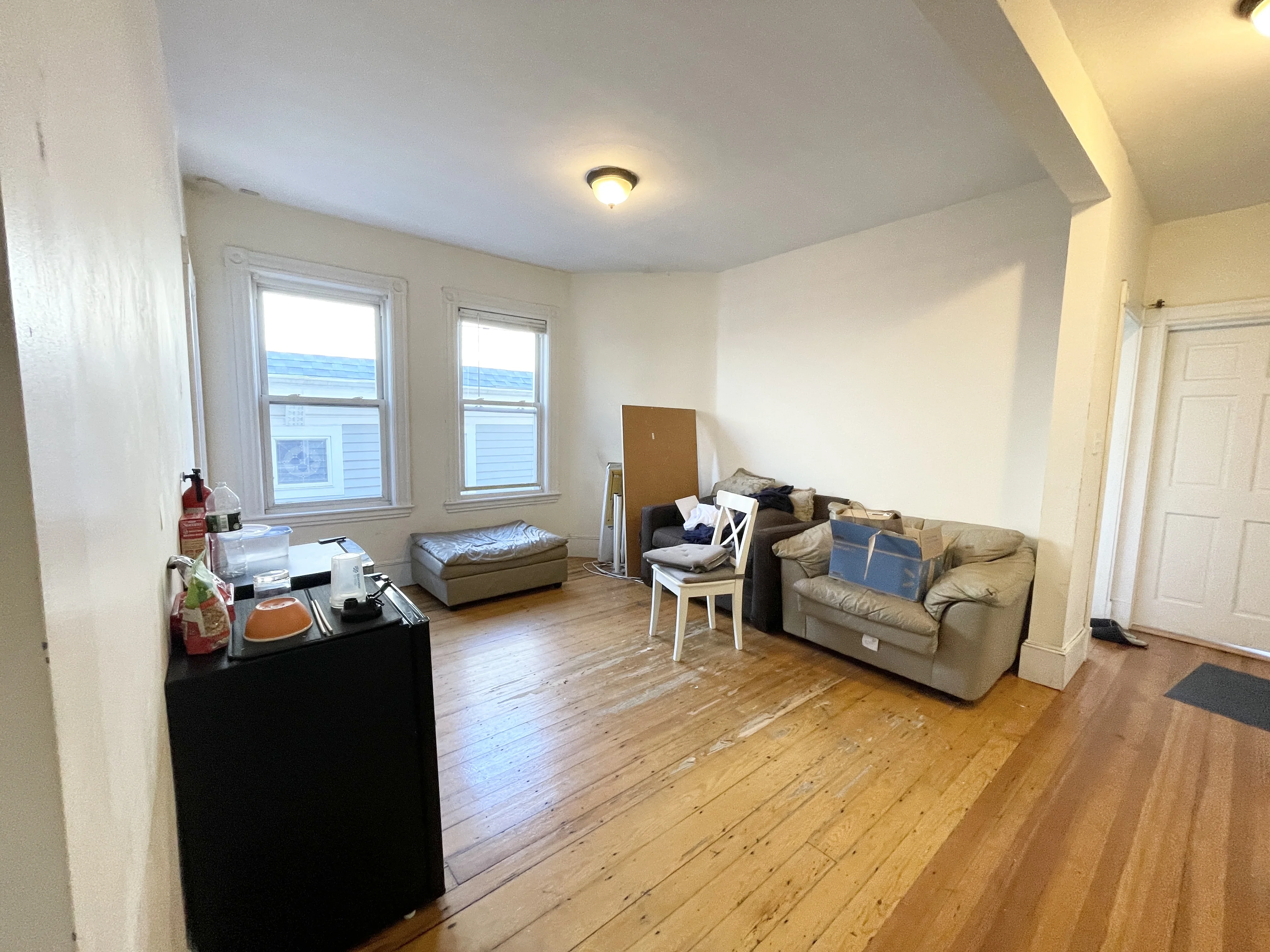 4 bed, 1 bath apartment for rent at 17 Sachem St Unit 3O, Mission Hill — photo 2 of 7