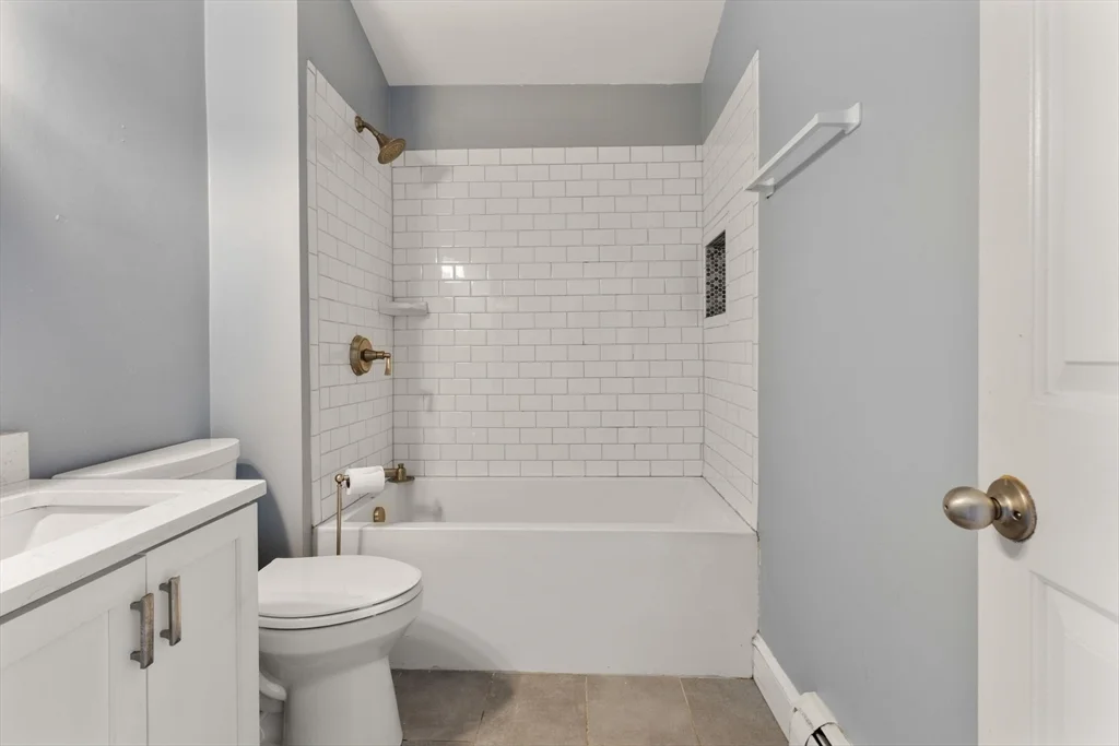 2 bed, 1 bath apartment for rent at 17 Sackville St Unit 3, Charlestown — photo 16 of 33