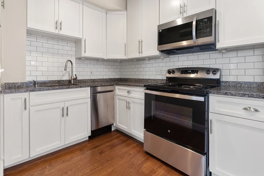 2 bed, 1 bath apartment for rent at 17 Sackville St Unit 3, Charlestown — photo 2 of 33