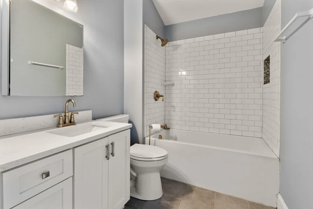 2 bed, 1 bath apartment for rent at 17 Sackville St Unit 3, Charlestown — photo 13 of 33