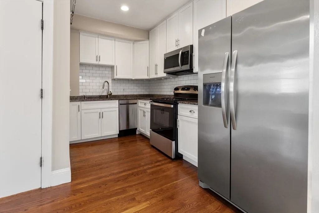 2 bed, 1 bath apartment for rent at 17 Sackville St Unit 3, Charlestown — photo 4 of 33