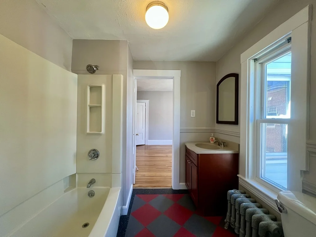 1 bed, 1 bath apartment for rent at 17 Sanborn Unit D, Reading — photo 7 of 11