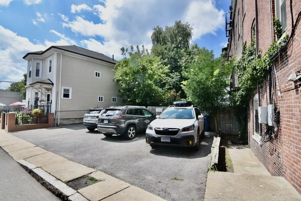 1 bed, 1 bath apartment for rent at 17 Savin Hill Ave Unit 1, Dorchester — photo 13 of 13