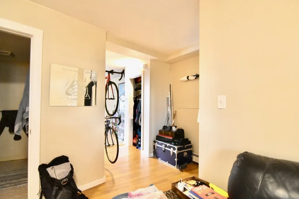 1 bed, 1 bath apartment for rent at 17 Savin Hill Ave Unit 1, Dorchester — photo 9 of 13