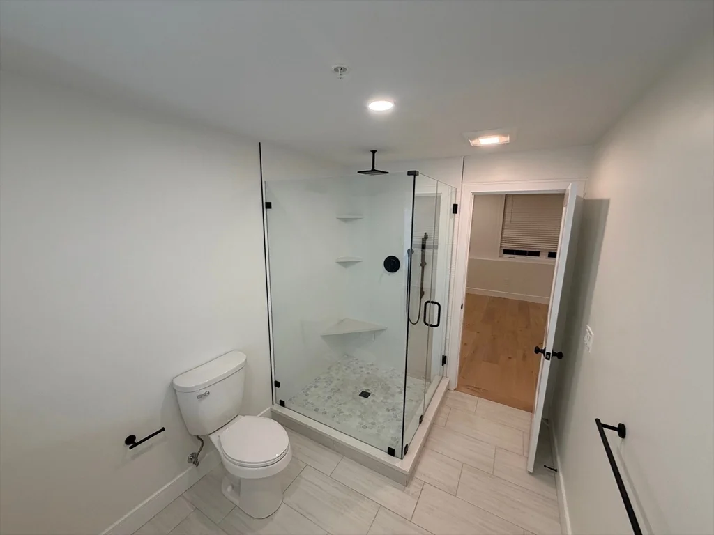 3 bed, 2 bath apartment for rent at 17 School Unit B, Hudson — photo 13 of 17