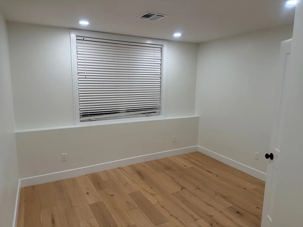 3 bed, 2 bath apartment for rent at 17 School Unit B, Hudson — photo 15 of 17