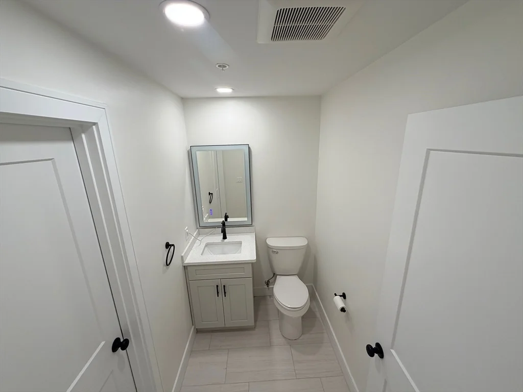 3 bed, 2 bath apartment for rent at 17 School Unit B, Hudson — photo 6 of 17