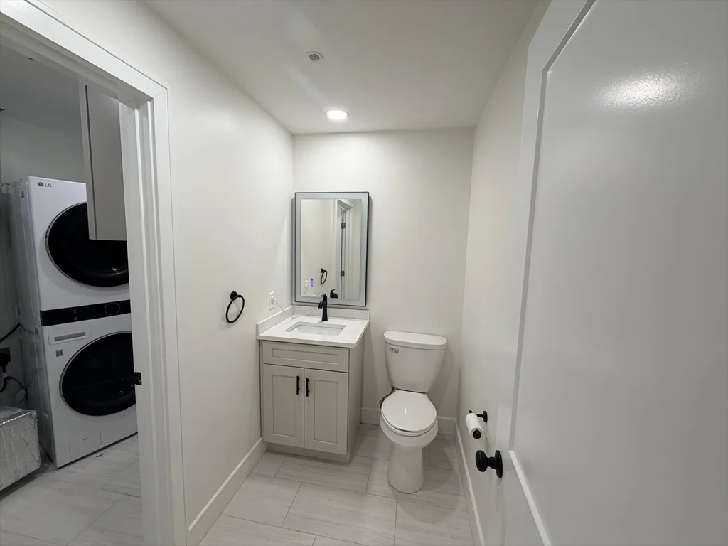 3 bed, 2 bath apartment for rent at 17 School Unit B, Hudson — photo 7 of 17