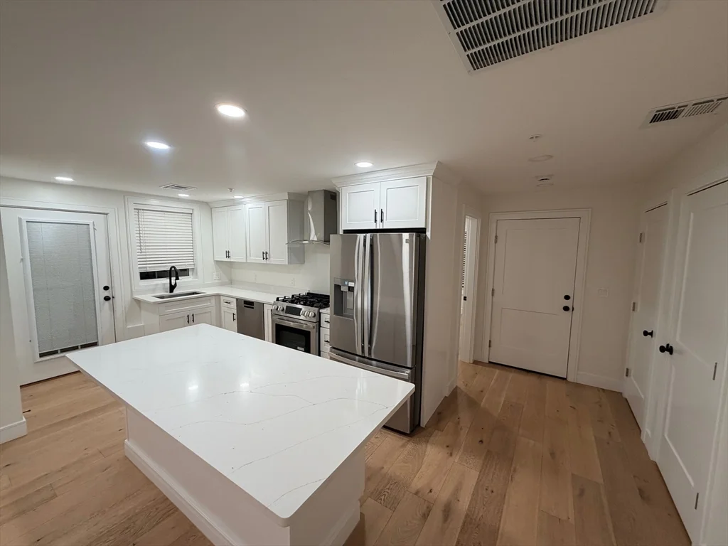 3 bed, 2 bath apartment for rent at 17 School Unit B, Hudson — photo 3 of 17