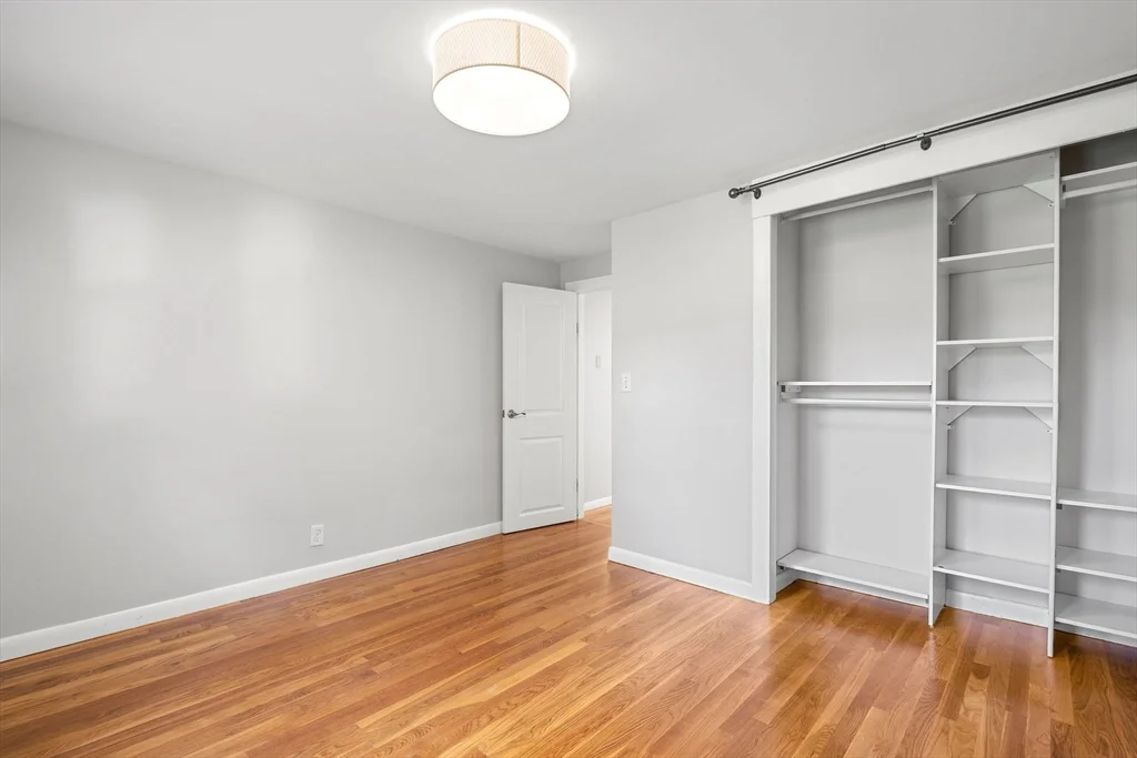3 bed, 2 bath apartment for rent at 17 Scott Ave, Burlington — photo 19 of 38