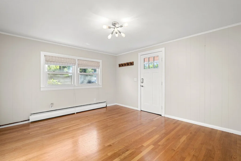 3 bed, 2 bath apartment for rent at 17 Scott Ave, Burlington — photo 15 of 38