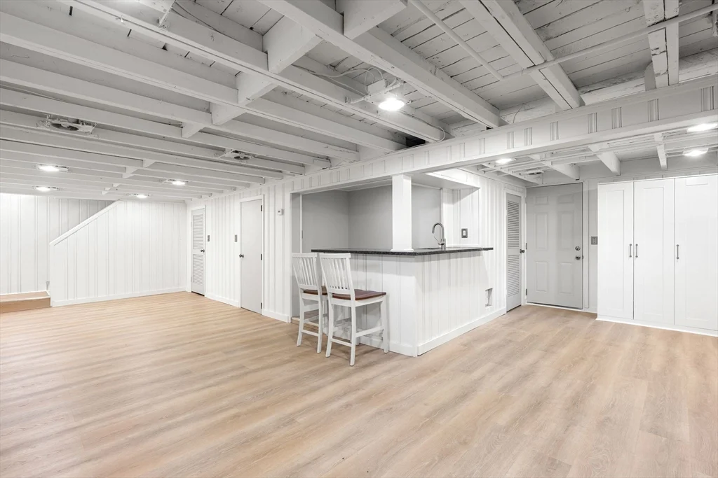 3 bed, 2 bath apartment for rent at 17 Scott Ave, Burlington — photo 26 of 38