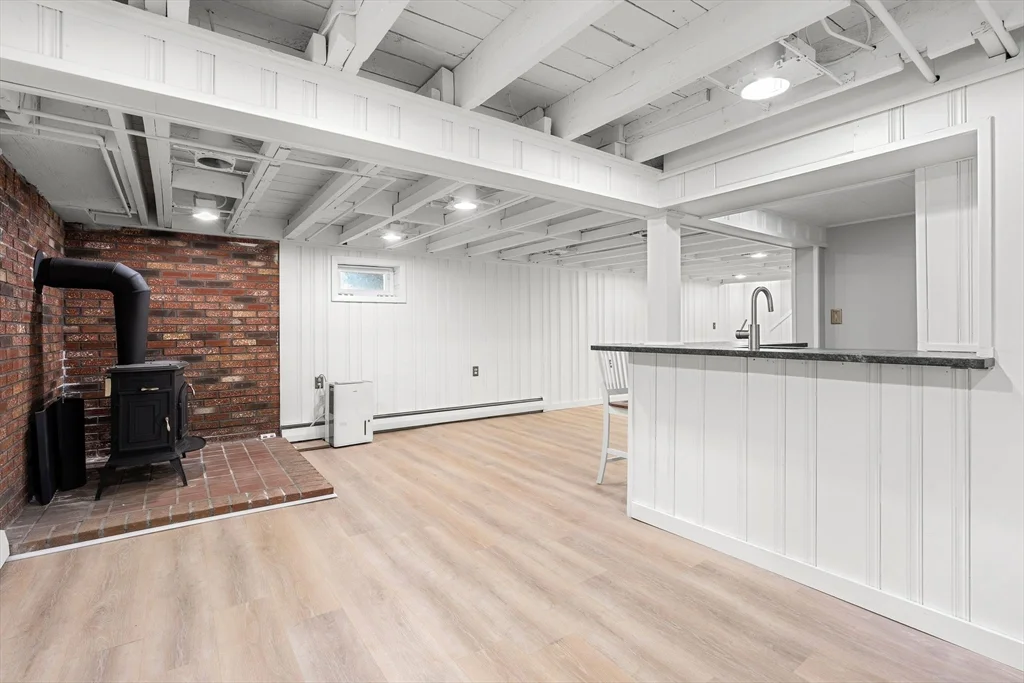 3 bed, 2 bath apartment for rent at 17 Scott Ave, Burlington — photo 27 of 38