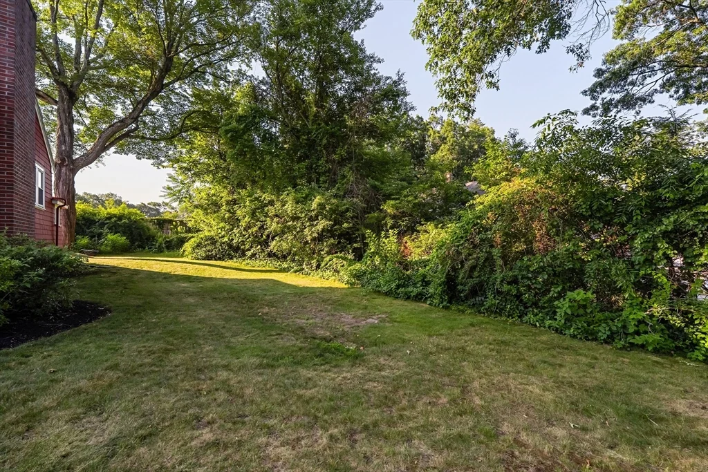 3 bed, 2 bath apartment for rent at 17 Scott Ave, Burlington — photo 31 of 38