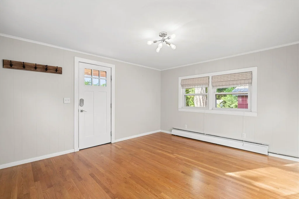 3 bed, 2 bath apartment for rent at 17 Scott Ave, Burlington — photo 13 of 38