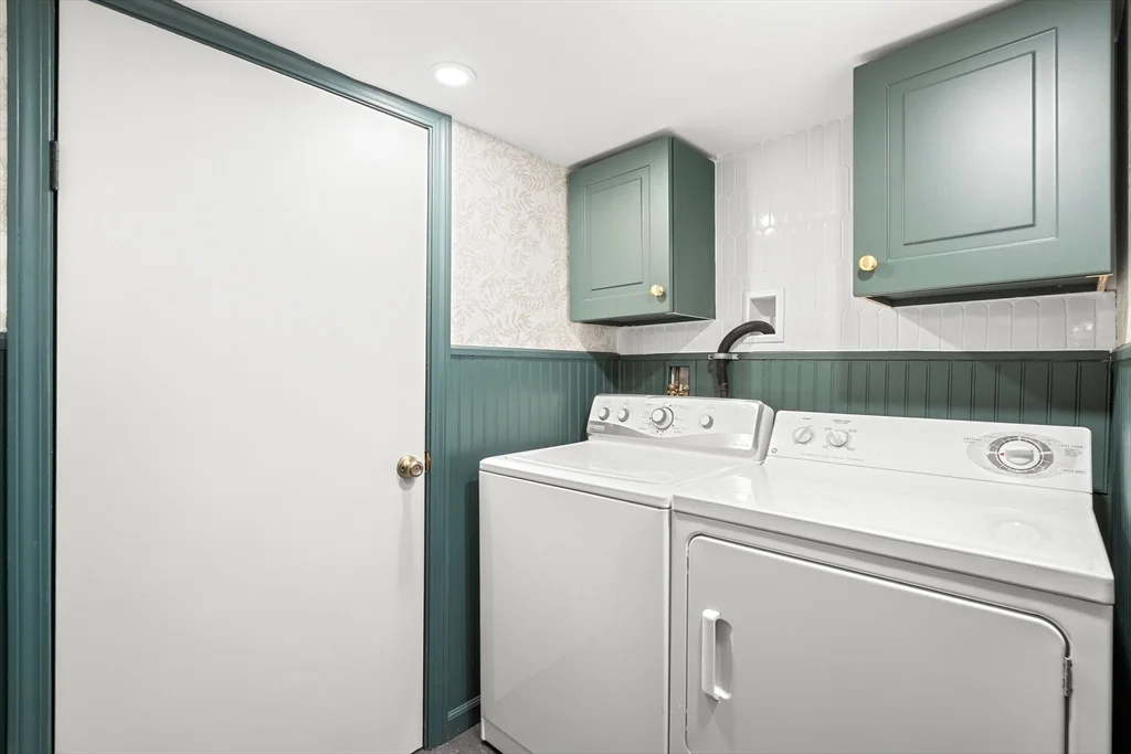 3 bed, 2 bath apartment for rent at 17 Scott Ave, Burlington — photo 29 of 38