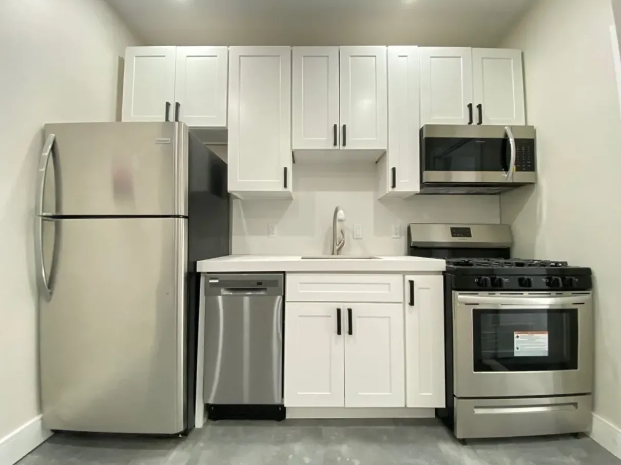 2 bed, 1 bath apartment for rent at 17 Sheafe St Unit 2, North End — photo 2 of 9