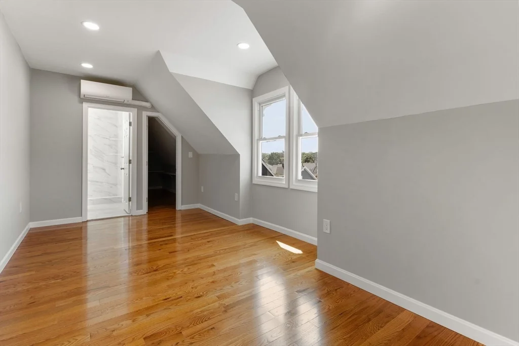 6 bed, 4+ bath apartment for rent at 17 Shirley St Unit 17, Quincy — photo 11 of 18