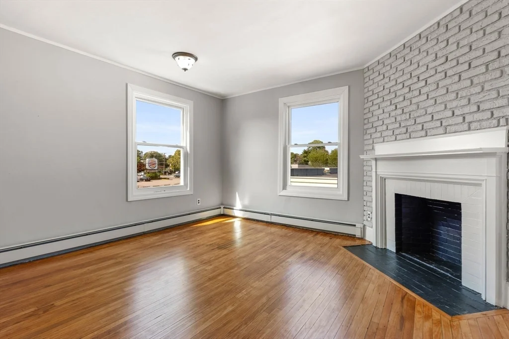 6 bed, 4+ bath apartment for rent at 17 Shirley St Unit 17, Quincy — photo 5 of 18