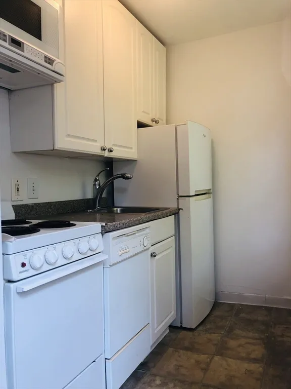 2 bed, 1 bath apartment for rent at 17 South Russell St Unit 6, Beacon Hill — photo 4 of 8
