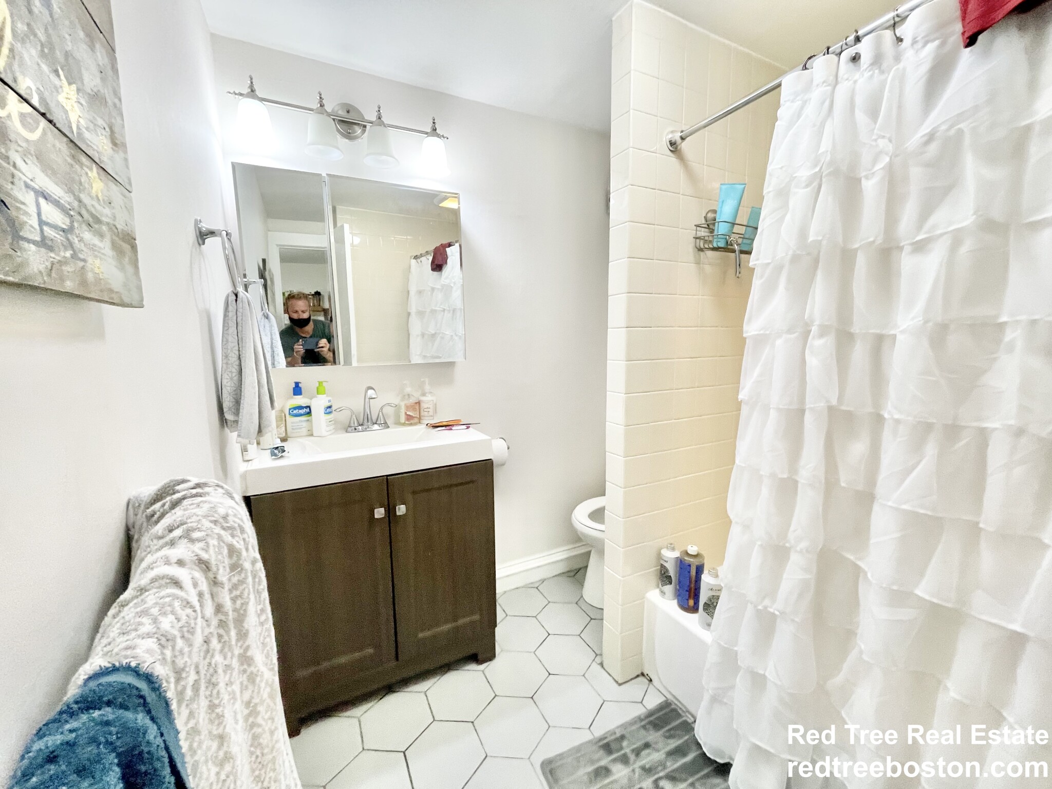 1 bed, 1 bath apartment for rent at 17 Spring Garden St Unit 2, Dorchester — photo 5 of 11