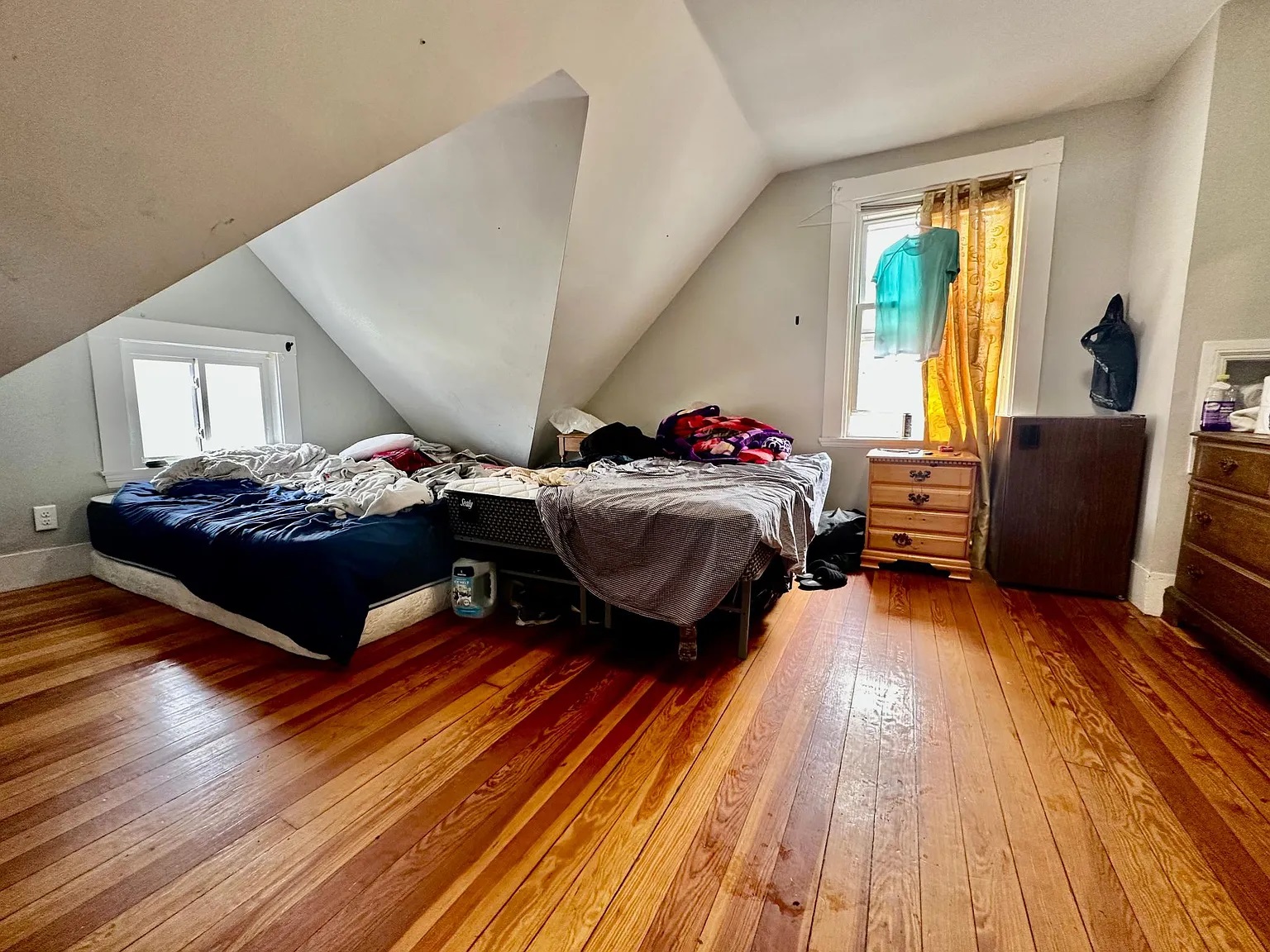 5 bed, 2 bath apartment for rent at 17 Stratton Ter Unit 2, Banks Square — photo 5 of 10