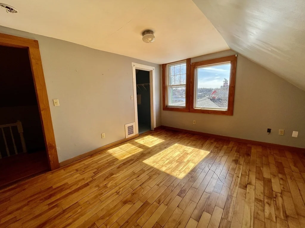 3 bed, 1 bath apartment for rent at 17 Suffolk St Unit 3, Chelsea — photo 4 of 10