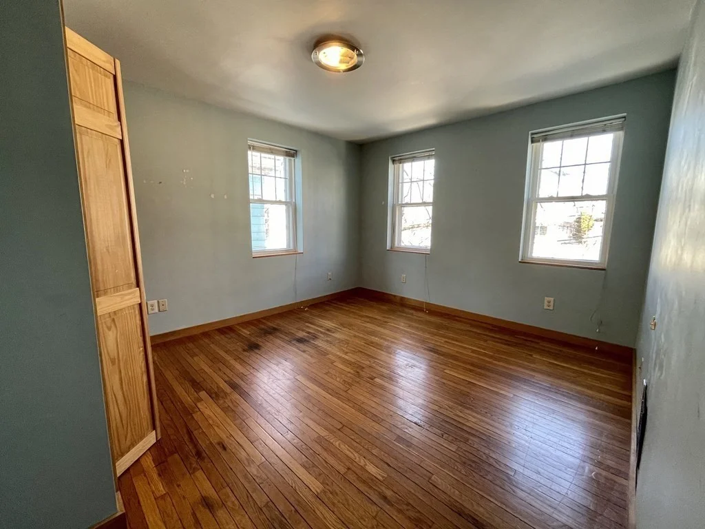 3 bed, 1 bath apartment for rent at 17 Suffolk St Unit 3, Chelsea — photo 5 of 10