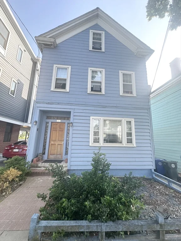 1 bed, 1 bath apartment for rent at 17 Suffolk Unit 2, Chelsea