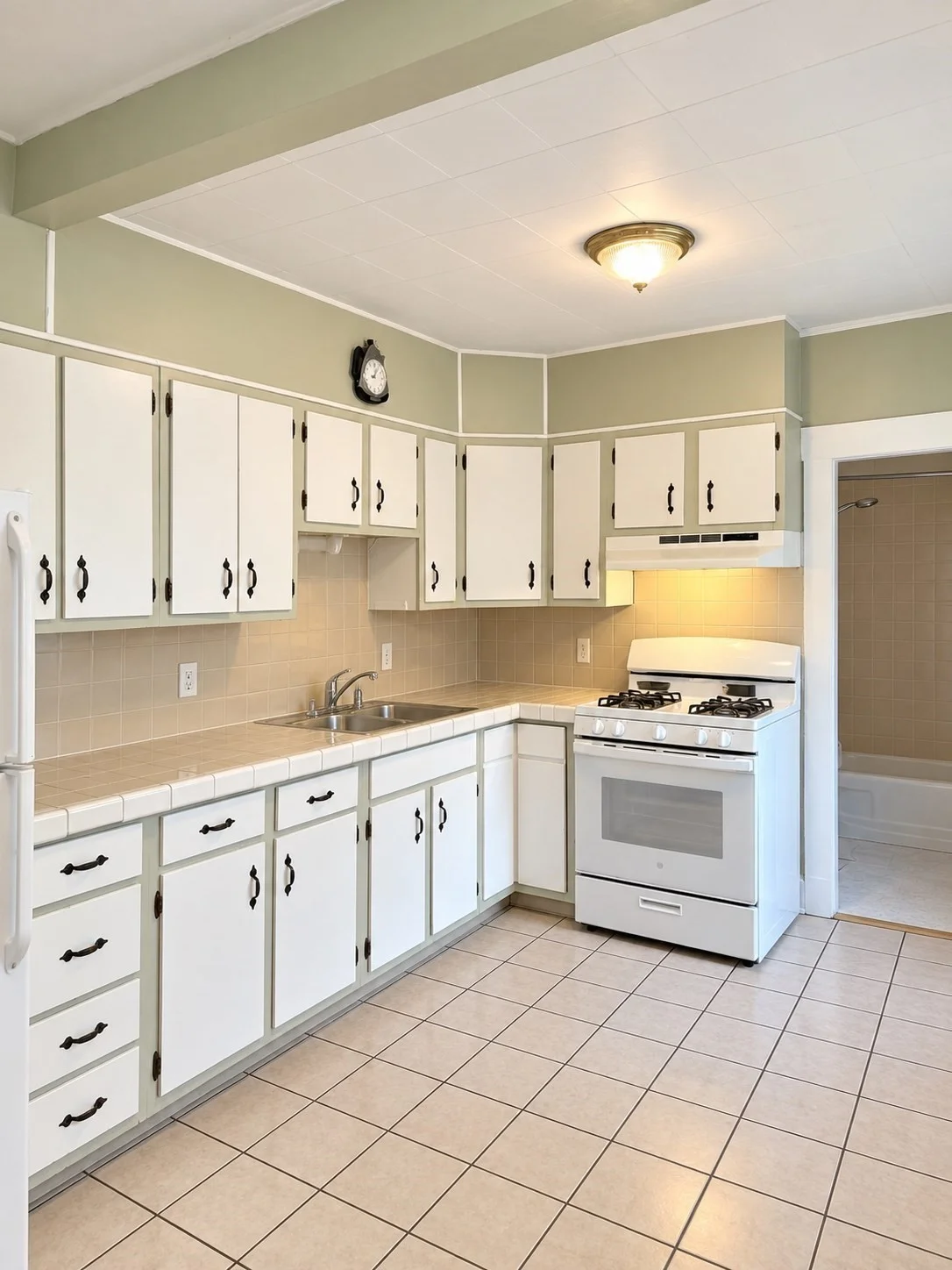 2 bed, 1 bath apartment for rent at 17 Sumner Ave Unit 1, Wakefield — photo 5 of 9