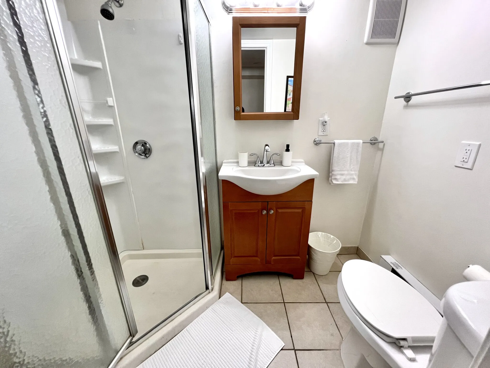 4 bed, 2.5 bath apartment for rent at 17 Sunset St Unit 1, Mission Hill — photo 15 of 28