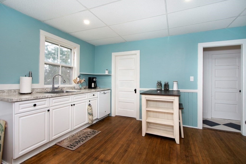 3 bed, 1 bath apartment for rent at 17 Suosso Ln Unit 17, Plymouth — photo 2 of 12