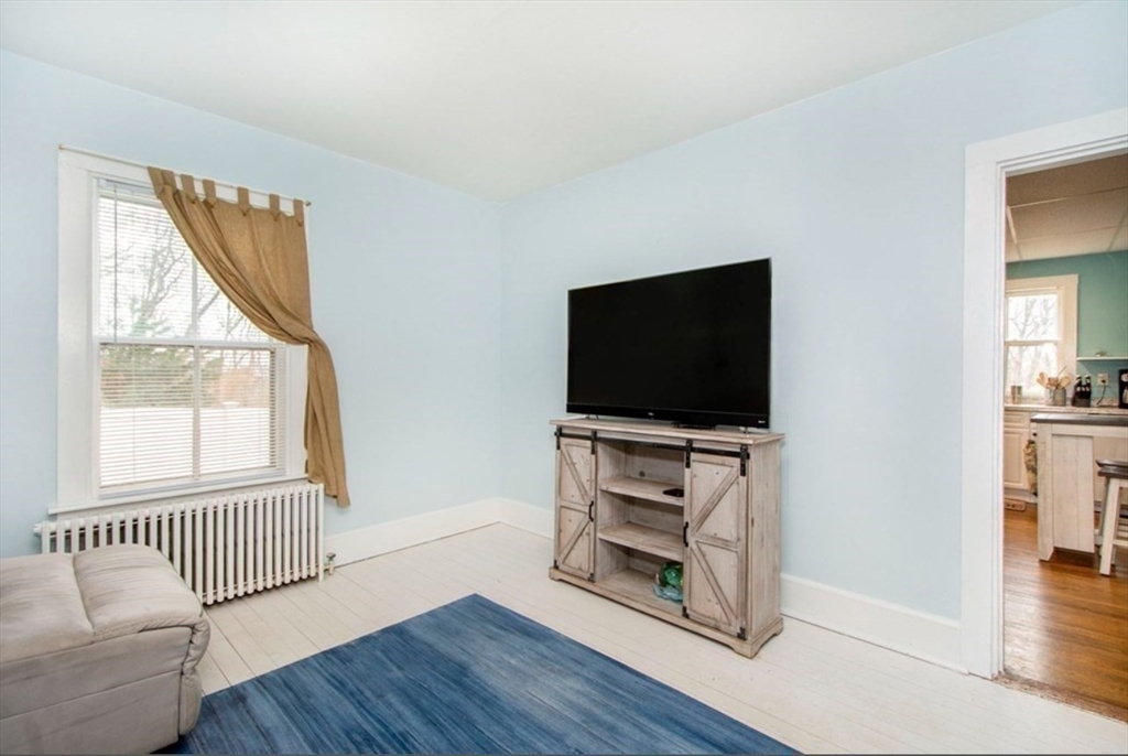 3 bed, 1 bath apartment for rent at 17 Suosso Ln Unit 17, Plymouth — photo 3 of 12