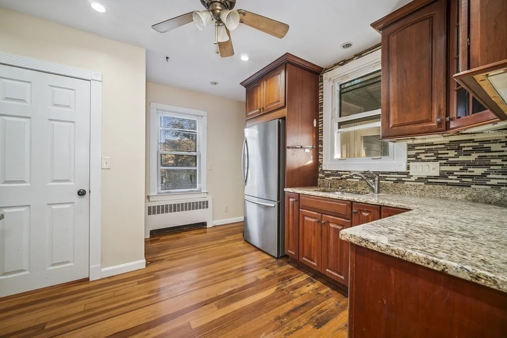 3 bed, 1 bath apartment for rent at 17 Sycamore Rd, Quincy — photo 5 of 26