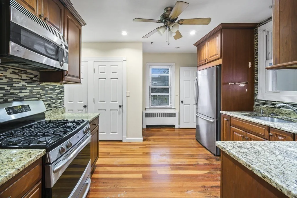 3 bed, 1 bath apartment for rent at 17 Sycamore Rd, Quincy — photo 4 of 26