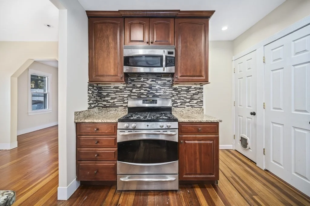 3 bed, 1 bath apartment for rent at 17 Sycamore Rd, Quincy — photo 6 of 26