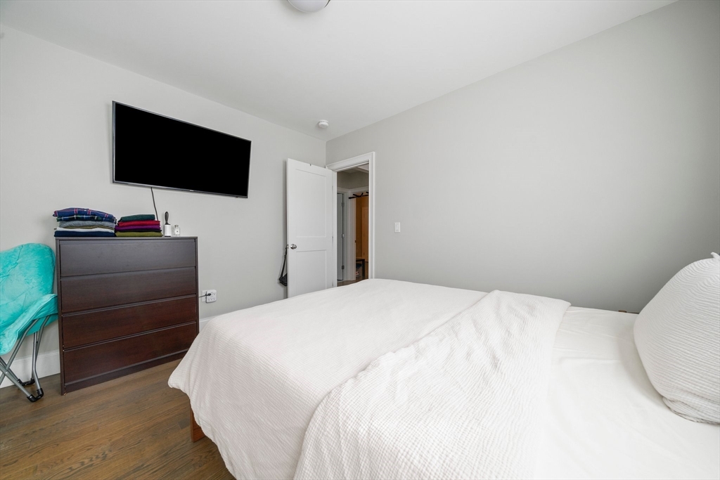 3 bed, 2 bath apartment for rent at 17 Taft St Unit 17, Quincy — photo 8 of 9